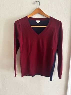 J. Crew Women’s Classic V-Neck Sweater - Burgundy- Wool Blend- Small